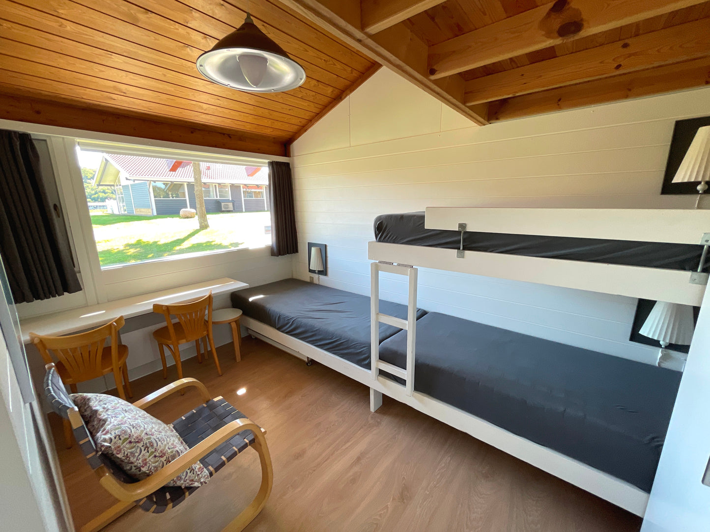 Ferienhaus 23 (SOL-13) – Meerblick &amp; familienfreundliches Ferienhaus im Løjt Ferienzentrum
