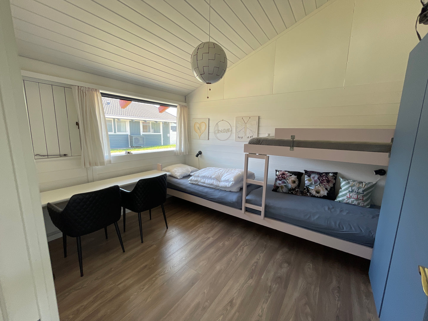 Feriebolig 15 (SOL-05) – Nyrenoveret sommerhus med havudsigt | Løjt Feriecenter